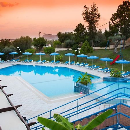 אפאנטו Iris Hotel מראה חיצוני תמונה