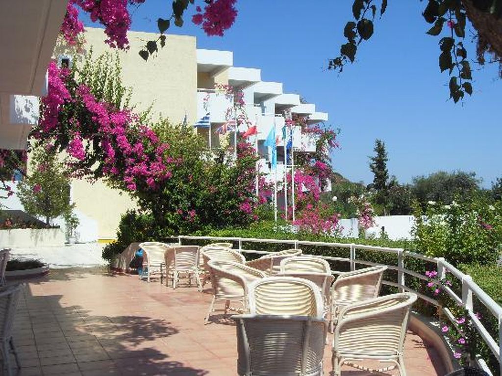 אפאנטו Iris Hotel מראה חיצוני תמונה