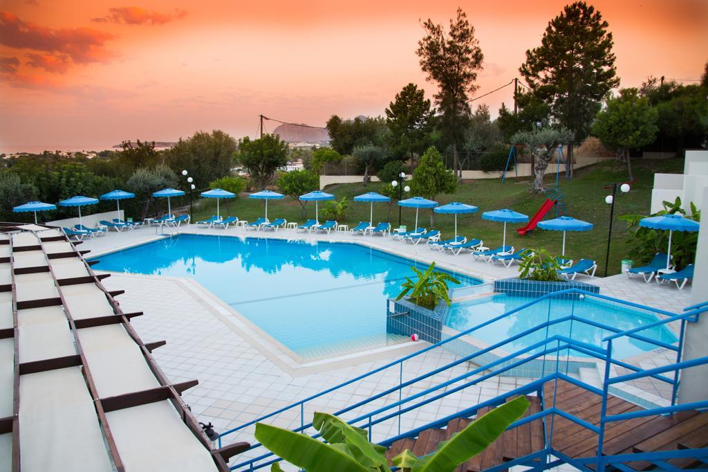 אפאנטו Iris Hotel מראה חיצוני תמונה