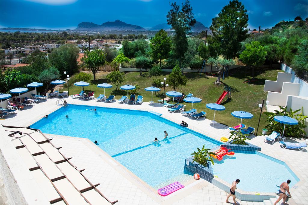 אפאנטו Iris Hotel מראה חיצוני תמונה