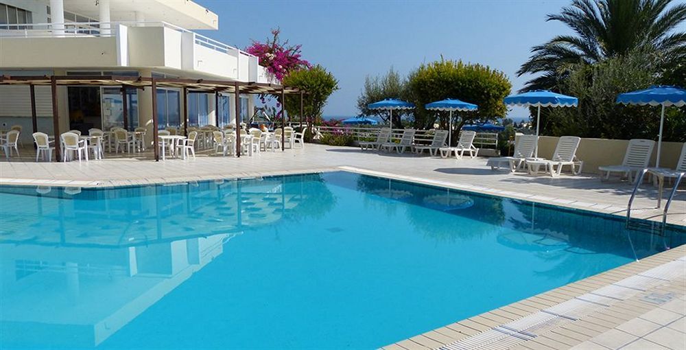 אפאנטו Iris Hotel מראה חיצוני תמונה
