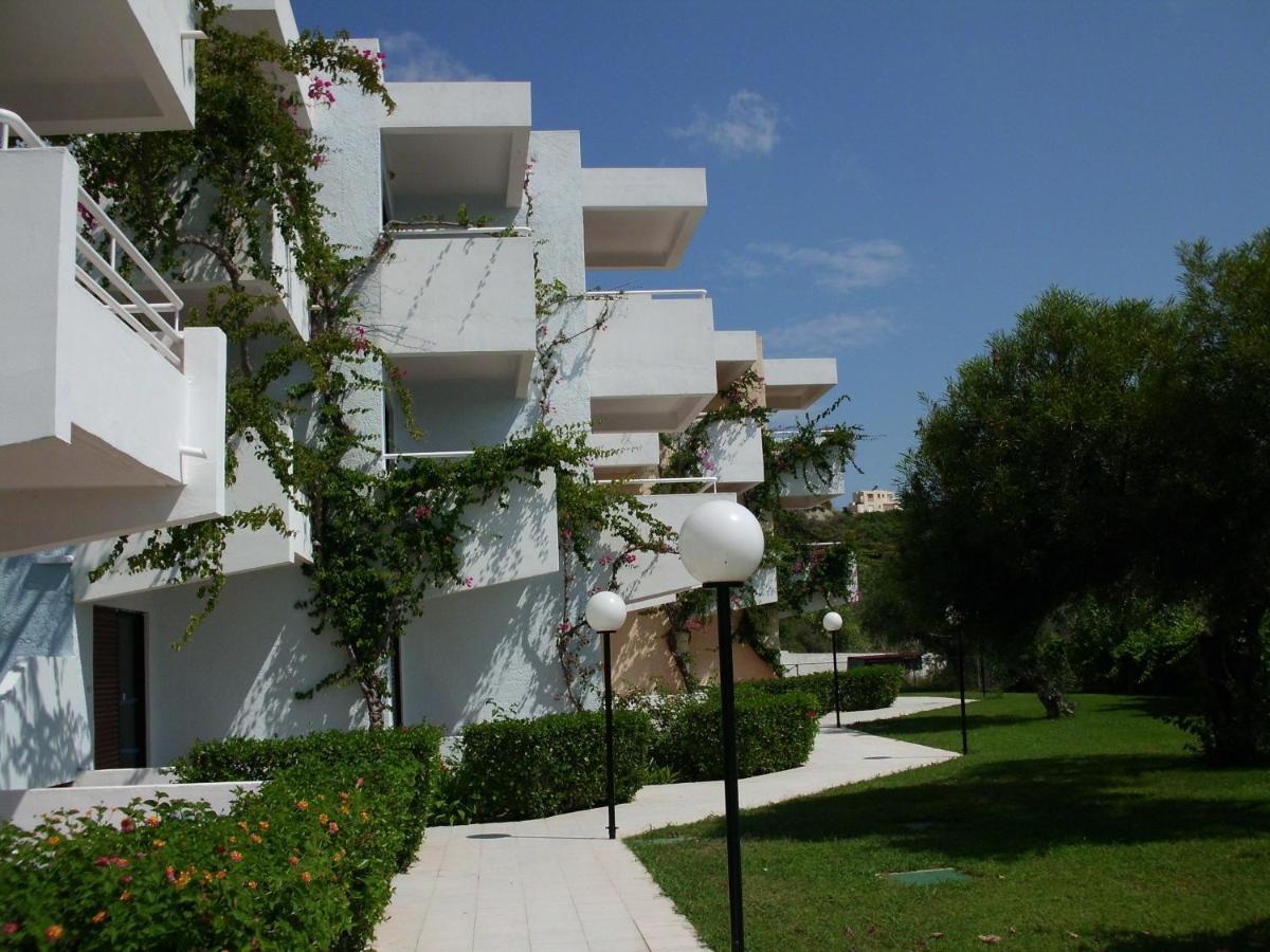 אפאנטו Iris Hotel מראה חיצוני תמונה