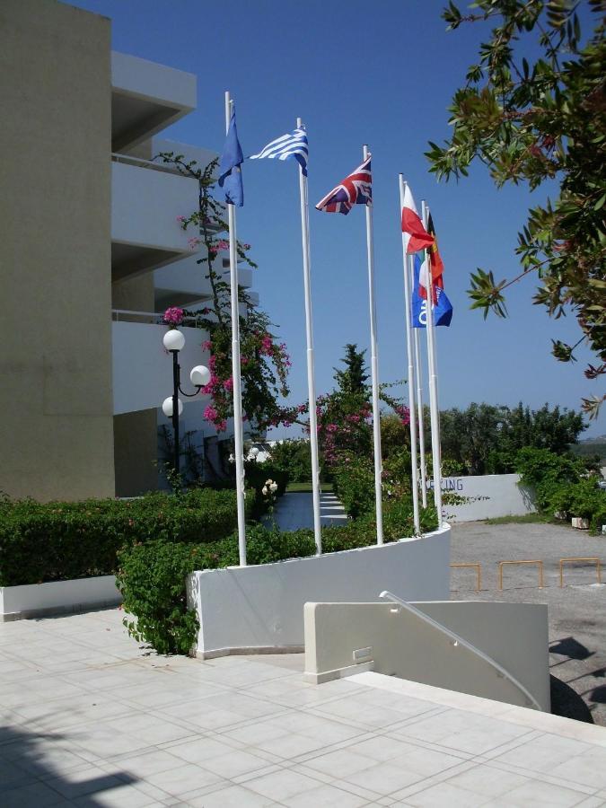 אפאנטו Iris Hotel מראה חיצוני תמונה