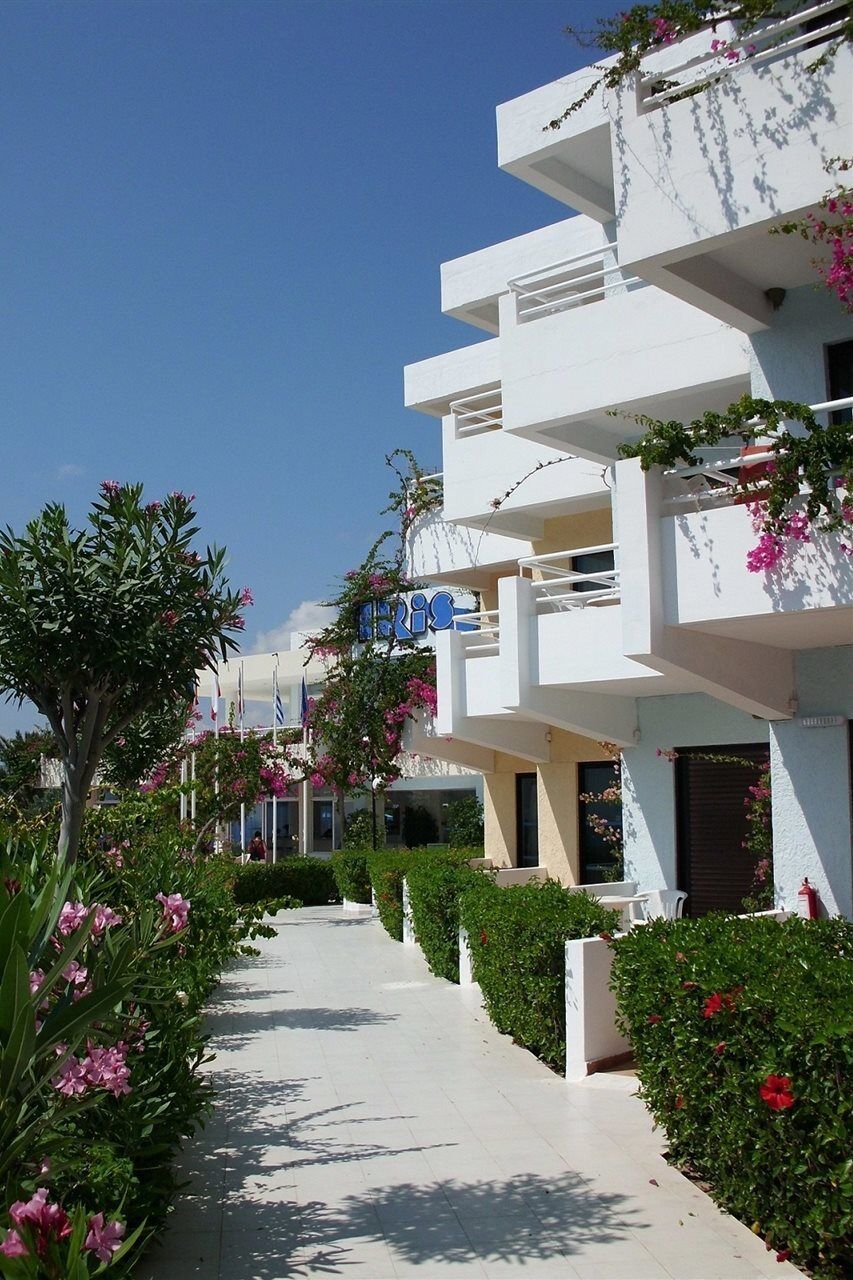 אפאנטו Iris Hotel מראה חיצוני תמונה